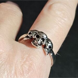 18KRGP three skulls ring size 7.5